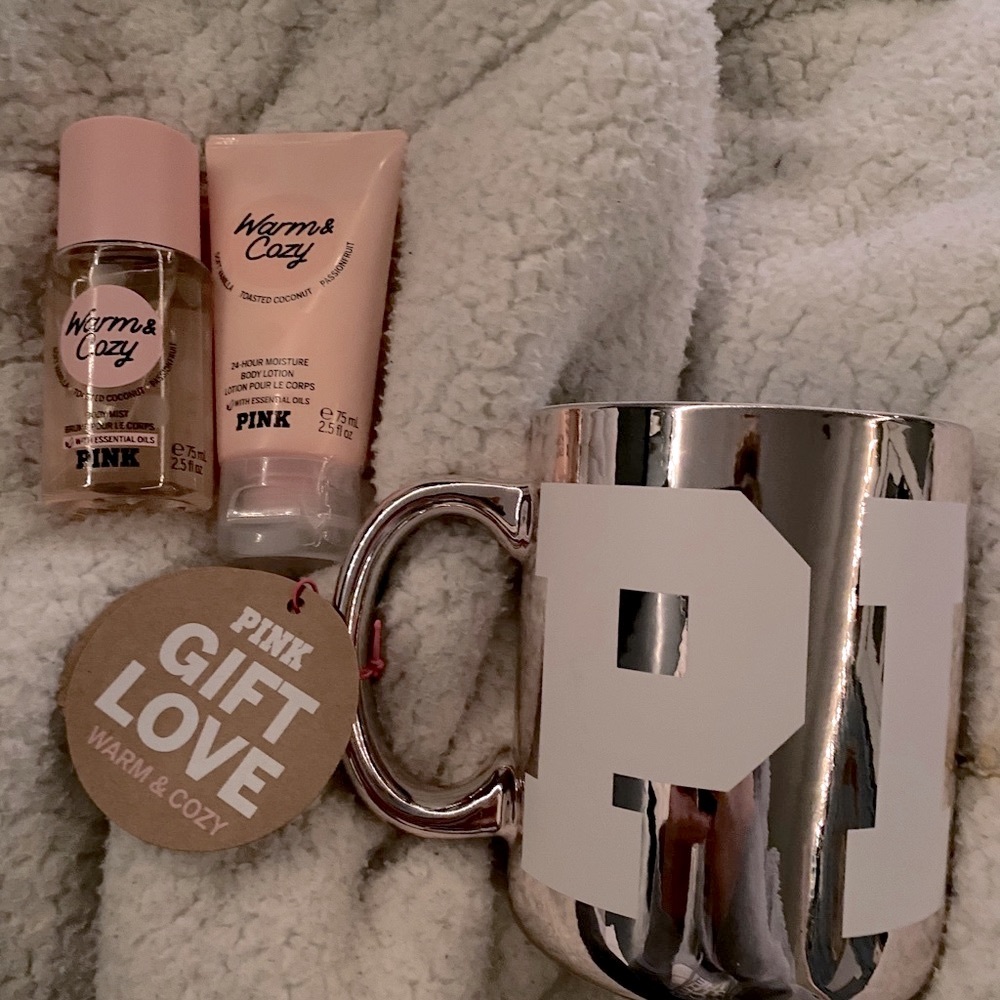 NWT pink cup set